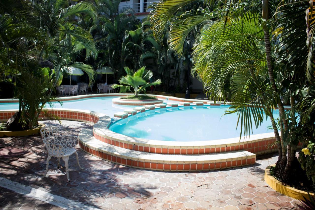 Delfin Playa Azul Hotel Lázaro Cárdenas Exterior foto